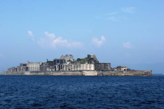 軍艦島（写真提供：長崎県観光連盟）